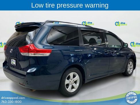 Used 2011 Toyota Sienna LE image 5