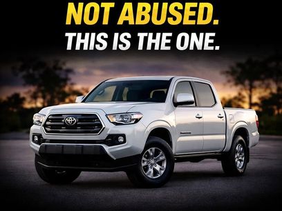 Used 2016 Toyota Tacoma SR5 w/ SR5 Appearance Package (SN)