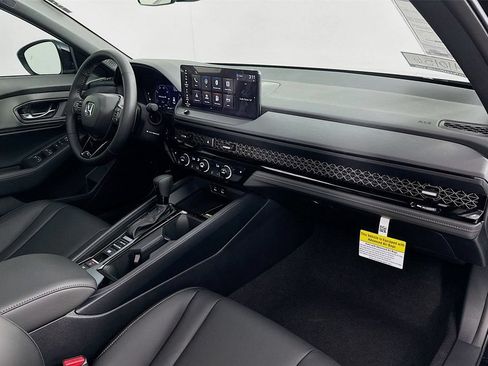 Used 2025 Honda Accord Sport image 41