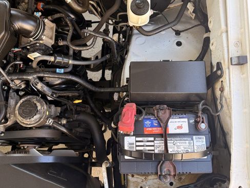 Used 2014 Toyota Tacoma 2WD Regular Cab image 11