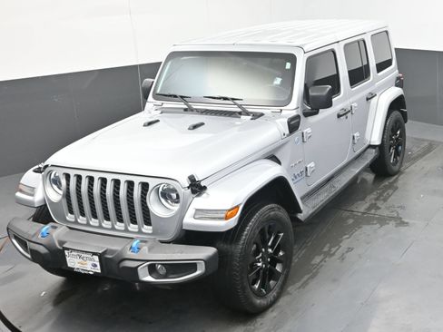 Used 2023 Jeep Wrangler Unlimited Sahara w/ Cold Weather Group AWD/4WD image 33