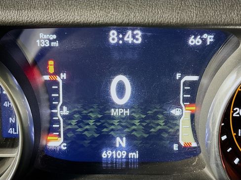 Used 2018 Jeep Wrangler Unlimited Sahara image 18