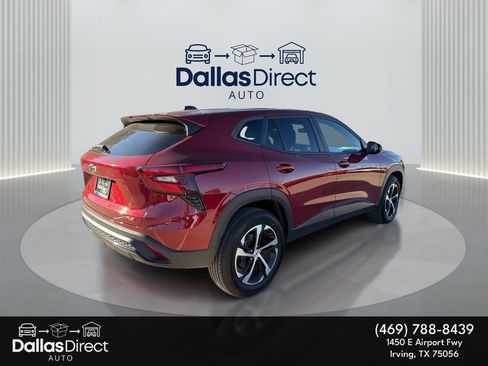 Used 2024 Chevrolet Trax RS w/ Driver Confidence Package image 6