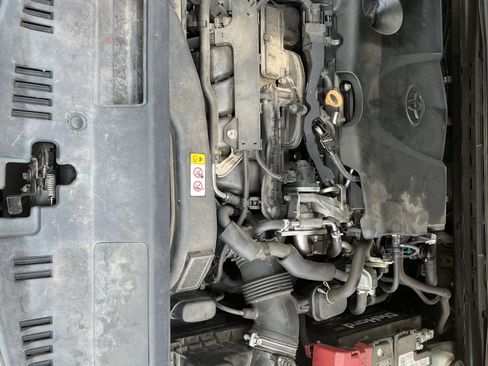 Used 2019 Toyota Camry SE FWD image 36