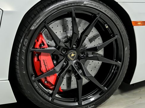 Used 2017 Lamborghini Aventador LP 700-4 AWD/4WD image 14