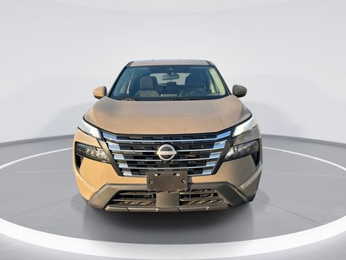 Used 2025 Nissan Rogue SV AWD/4WD image 9
