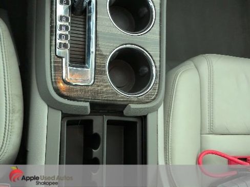 Used 2014 GMC Acadia SLT image 23