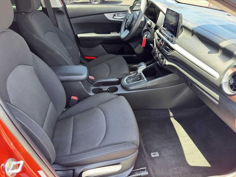 Used 2022 Kia Forte LXS FWD image 16