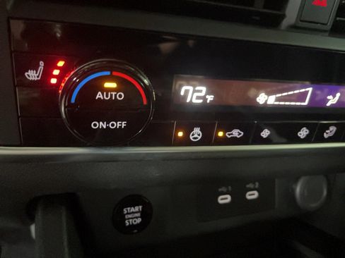 Used 2025 Nissan Rogue SV w/ SV Premium Package AWD/4WD image 14