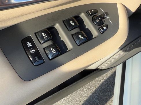 Certified 2025 Volvo XC90 B6 Plus image 15