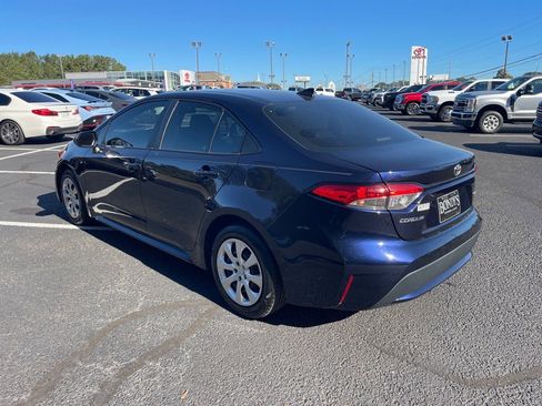 Used 2022 Toyota Corolla LE image 14