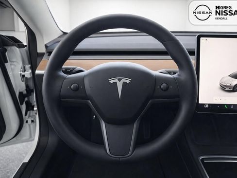 Used 2022 Tesla Model 3 Long Range AWD/4WD image 9