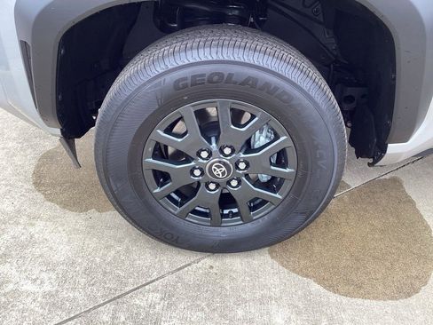 Used 2025 Toyota 4Runner SR5 image 33