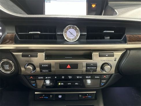 Used 2015 Lexus ES 350 w/ Luxury Package image 21