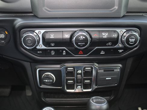 Used 2023 Jeep Gladiator Sport image 54