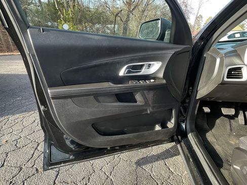 Used 2017 Chevrolet Equinox LS image 16