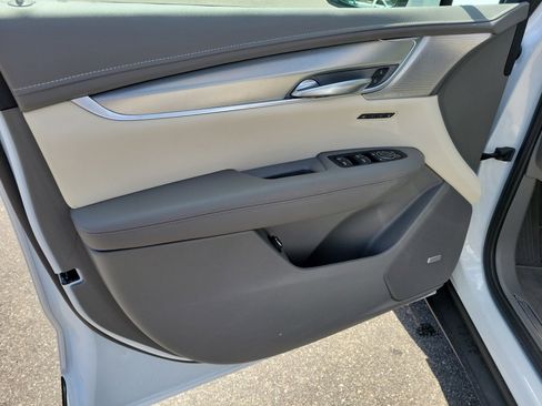 Certified 2025 Cadillac XT5 Premium Luxury w/ Technology Package image 32