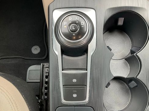 Used 2022 Ford Escape SE image 31