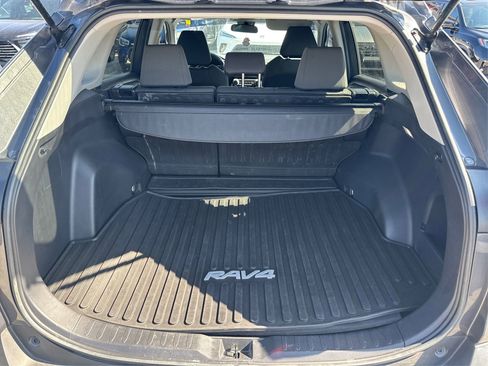 Used 2022 Toyota RAV4 XLE image 14