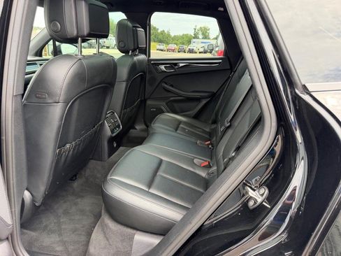 Used 2018 Porsche Macan Sport Edition AWD/4WD image 10