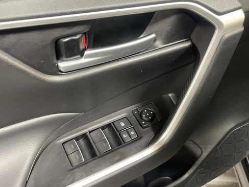 Used 2025 Toyota RAV4 XLE image 15
