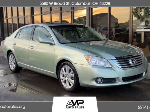 Used 2010 Toyota Avalon XLS image 1