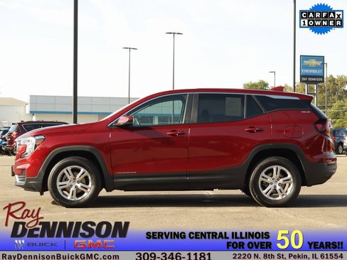 Used 2024 GMC Terrain SLE image 4