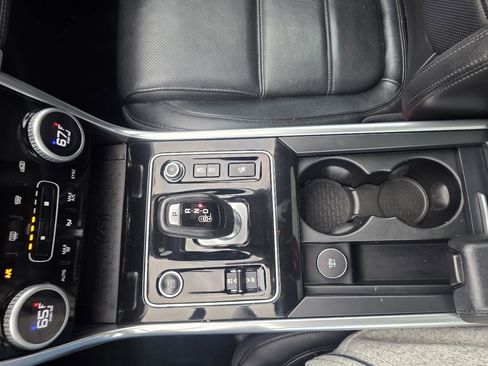 Used 2020 Jaguar XE S image 22