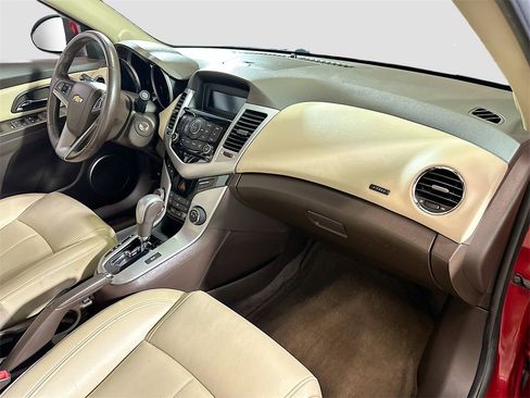 Used 2011 Chevrolet Cruze LT image 29