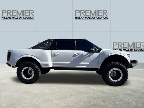 Used 2019 Ford F350 Lariat w/ Lariat Ultimate Package image 4