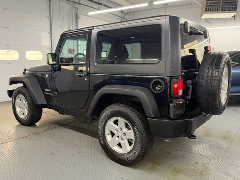 Used 2015 Jeep Wrangler Sport w/ Quick Order Package 24S AWD/4WD image 11