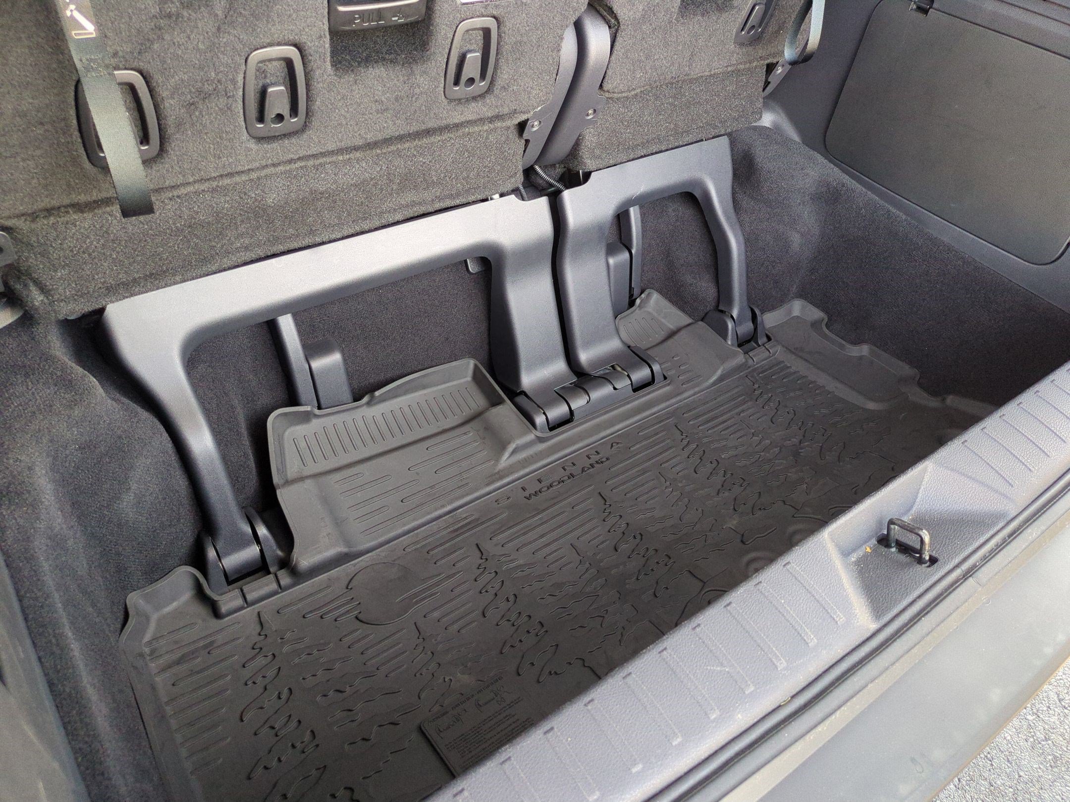 Used 2025 Toyota Sienna XLE Woodland Edition AWD/4WD image 33