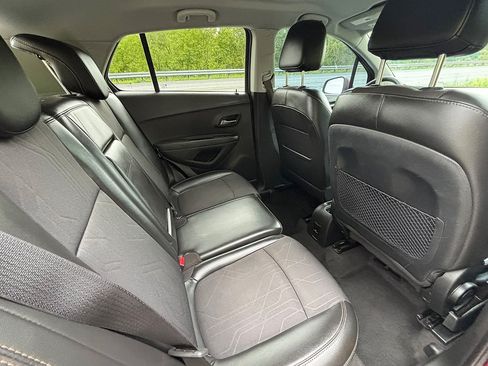Used 2018 Chevrolet Trax LT w/ Driver Confidence Package AWD/4WD image 14