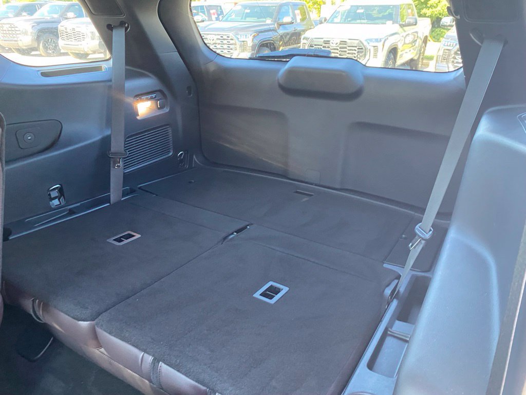 Used 2025 Ford Explorer Platinum w/ Ultimate Package RWD image 8