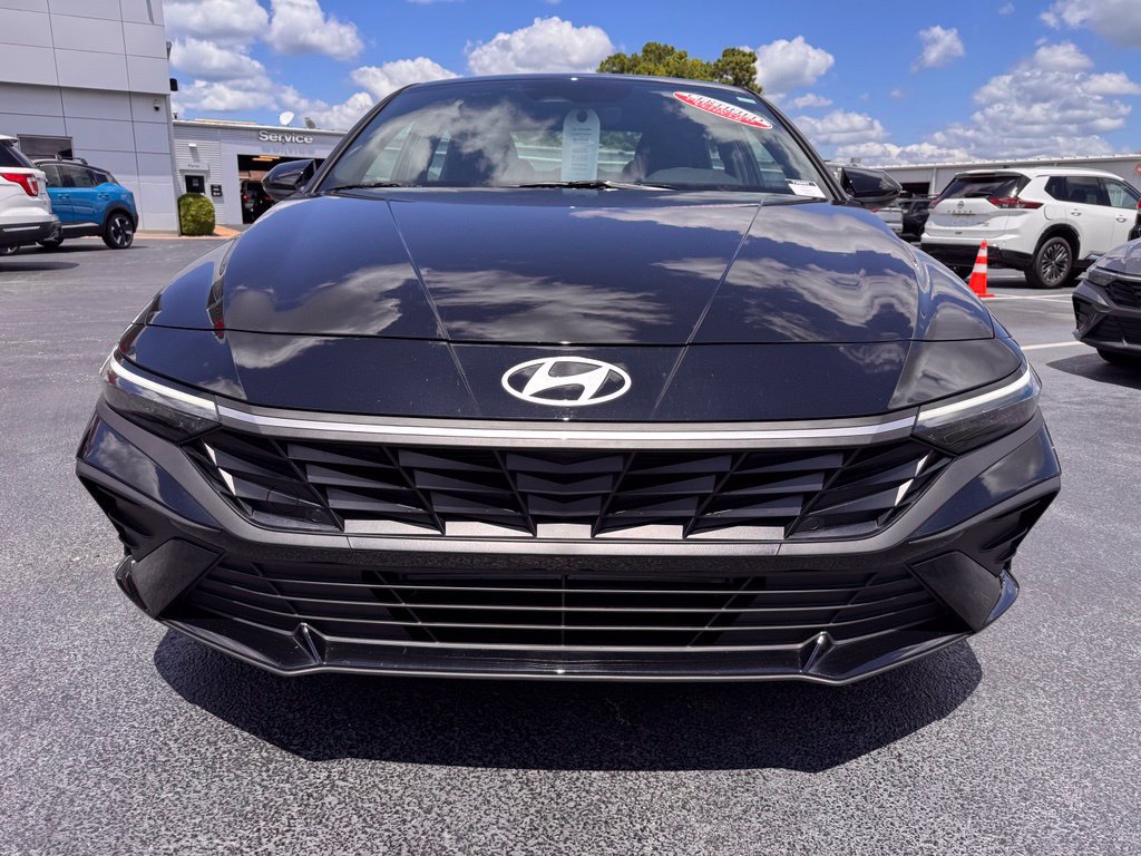 Used 2026 Hyundai Elantra Sport FWD image 8