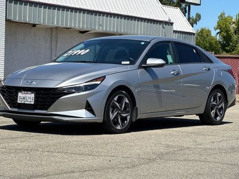 Used 2023 Hyundai Elantra SEL w/ Convenience Package FWD image 8