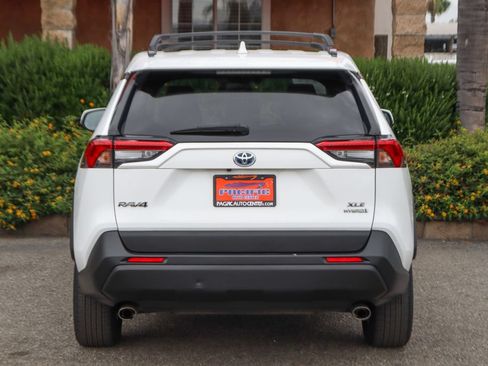 Used 2020 Toyota RAV4 XLE w/ XLE Grade Weather Package AWD/4WD image 7