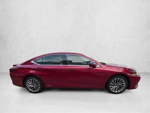 Used 2019 Lexus ES 300h w/ Accessory Package 2 FWD image 4