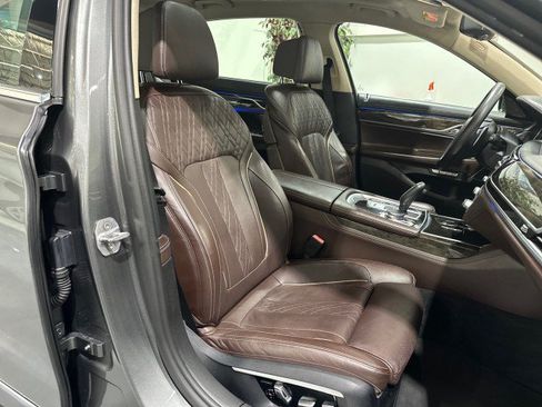 Used 2016 BMW 740i RWD image 39