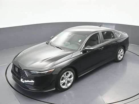 Used 2025 Honda Accord LX image 46