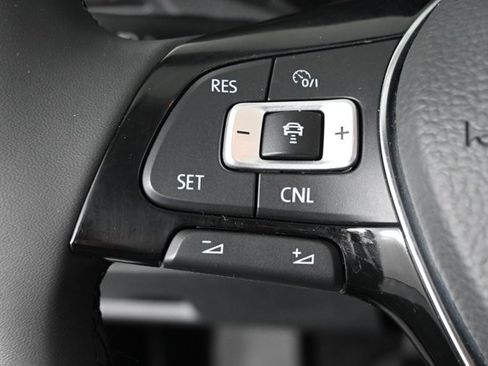 Certified 2021 Volkswagen Passat 2.0T S image 19