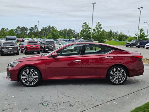 Used 2023 Nissan Altima 2.5 SL FWD image 4