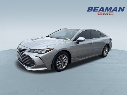 Used 2020 Toyota Avalon XLE image 3