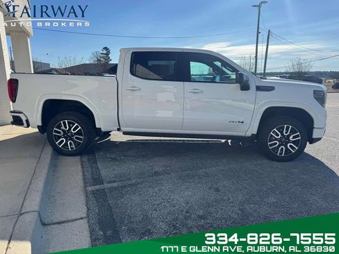Used 2024 GMC Sierra 1500 AT4 w/ Technology Package image 5