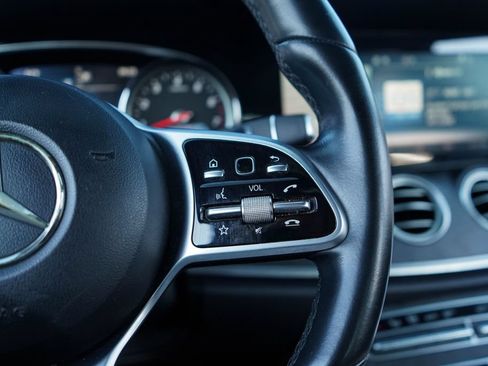 Used 2019 Mercedes-Benz E 300 image 29