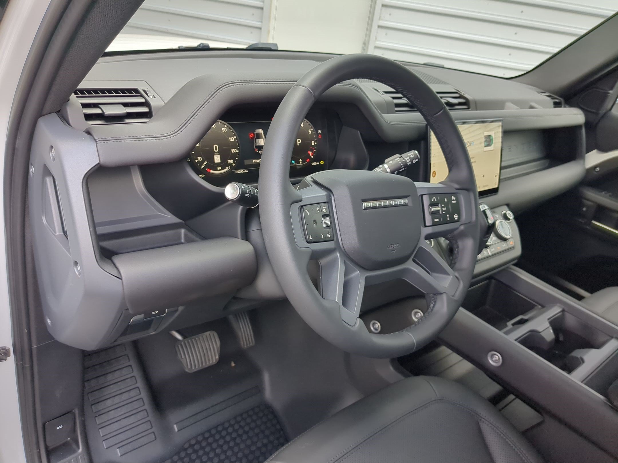 Used 2025 Land Rover Defender 110 S AWD/4WD image 16