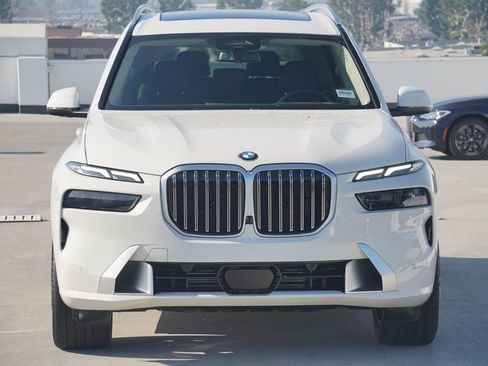 New 2026 BMW X7 xDrive40i w/ Premium Package image 2
