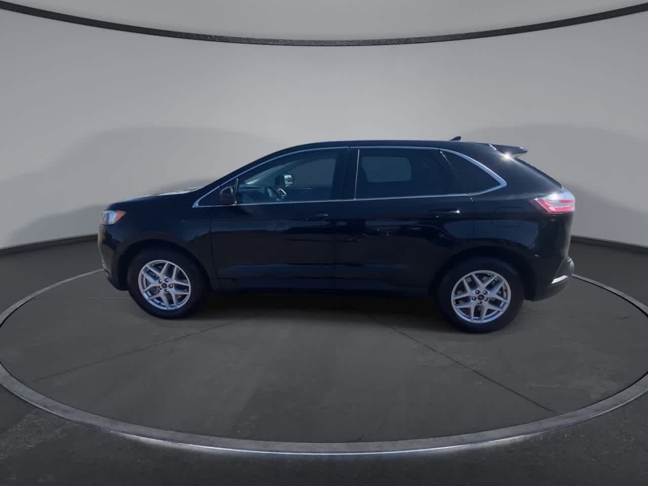 Used 2024 Ford Edge SEL AWD/4WD image 6