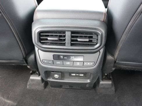 Used 2023 Honda Pilot TrailSport image 29