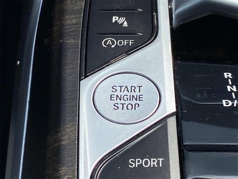 Used 2024 BMW 330i xDrive Sedan w/ Convenience Package image 19